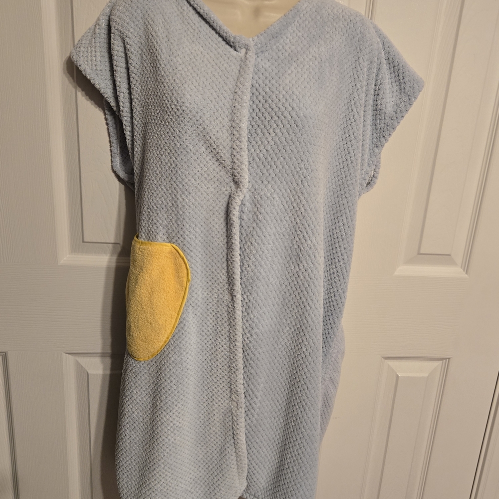 2018 Cozy Blue Hooded Robe with Yellow Pocket